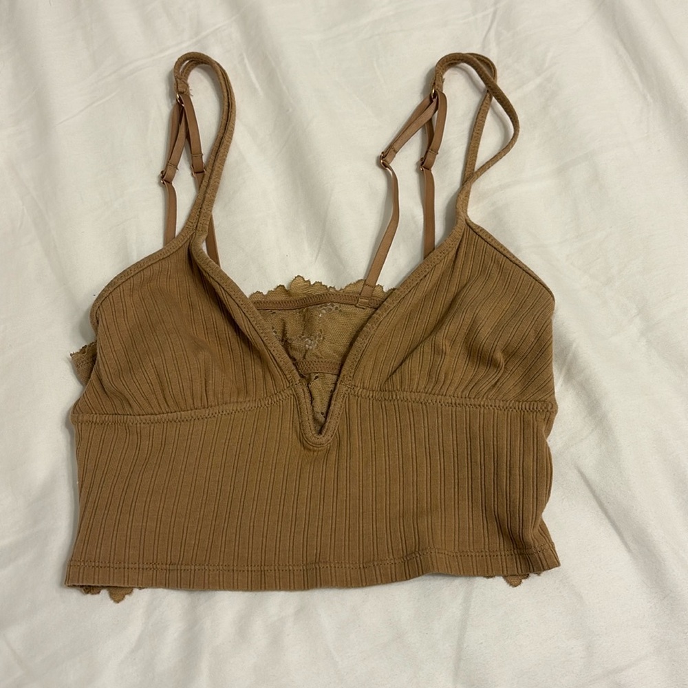 Aerie tank top, underwire in middle